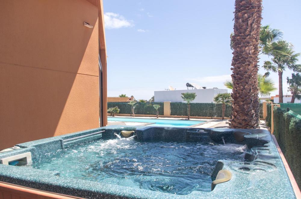 Villa La Marosca - Jacuzzi, Private Pool, 3 Bedrooms Caleta De Fuste Kültér fotó